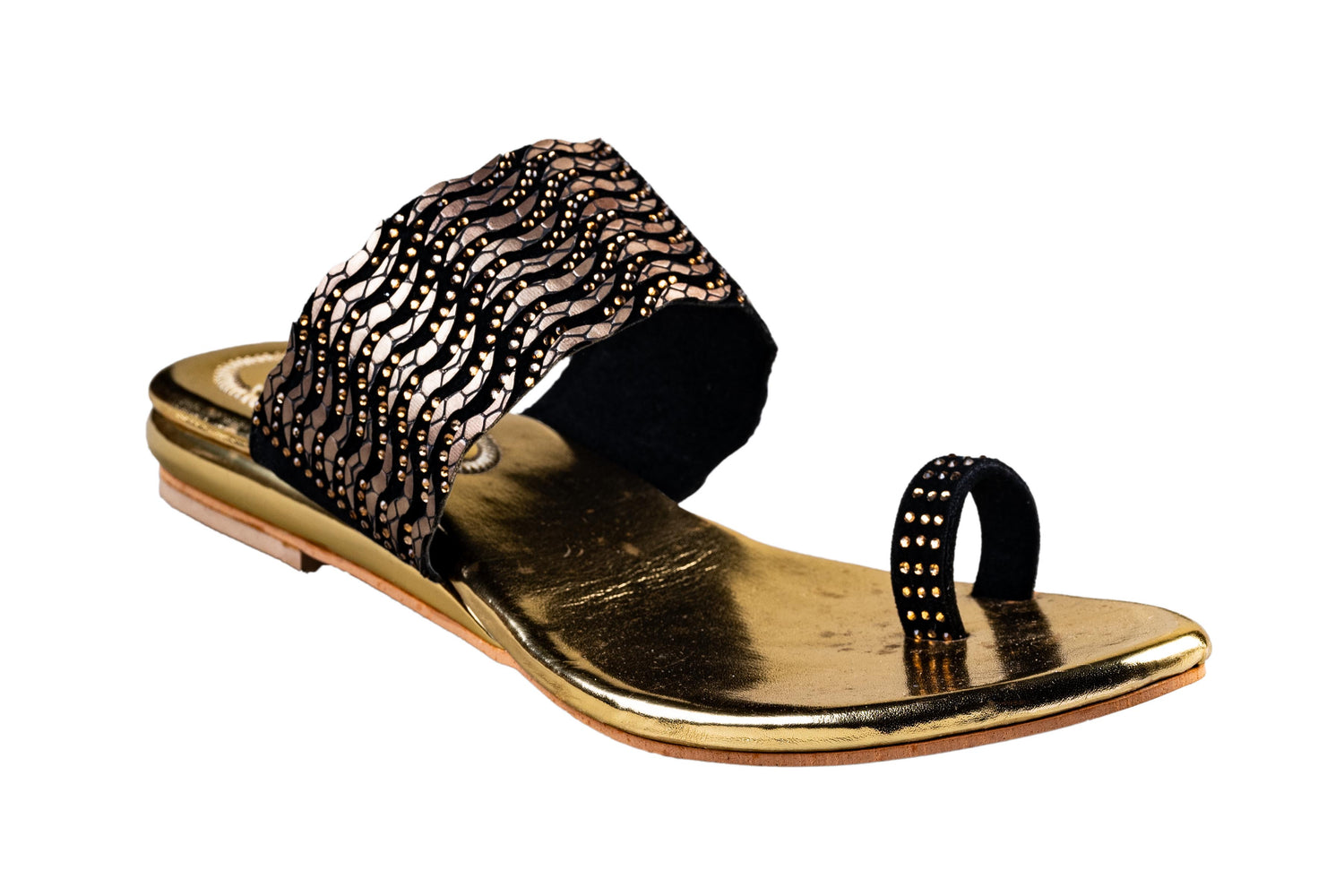 Trendz Ladies Black / Golden Chappal